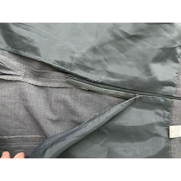 Ann Taylor Loft Grey Pencil Skirt with Back Pleating, Pockets! Size 6 - Picture 8 of 9